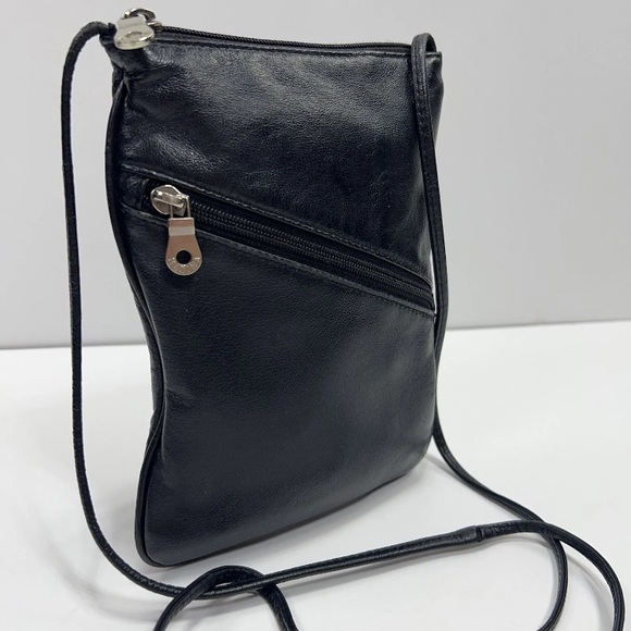 WILSON’S Leather MAXIMA BRAND NEW WITH TAGS Black Crossbody Bag with 2-Zippers!